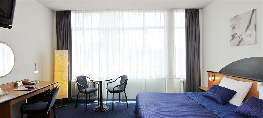 Gooiland Hotel ヒルフェルスム エクステリア 写真